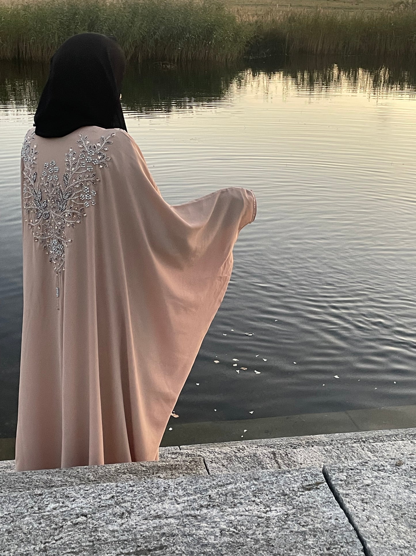 Liyanah Abaya (defect)