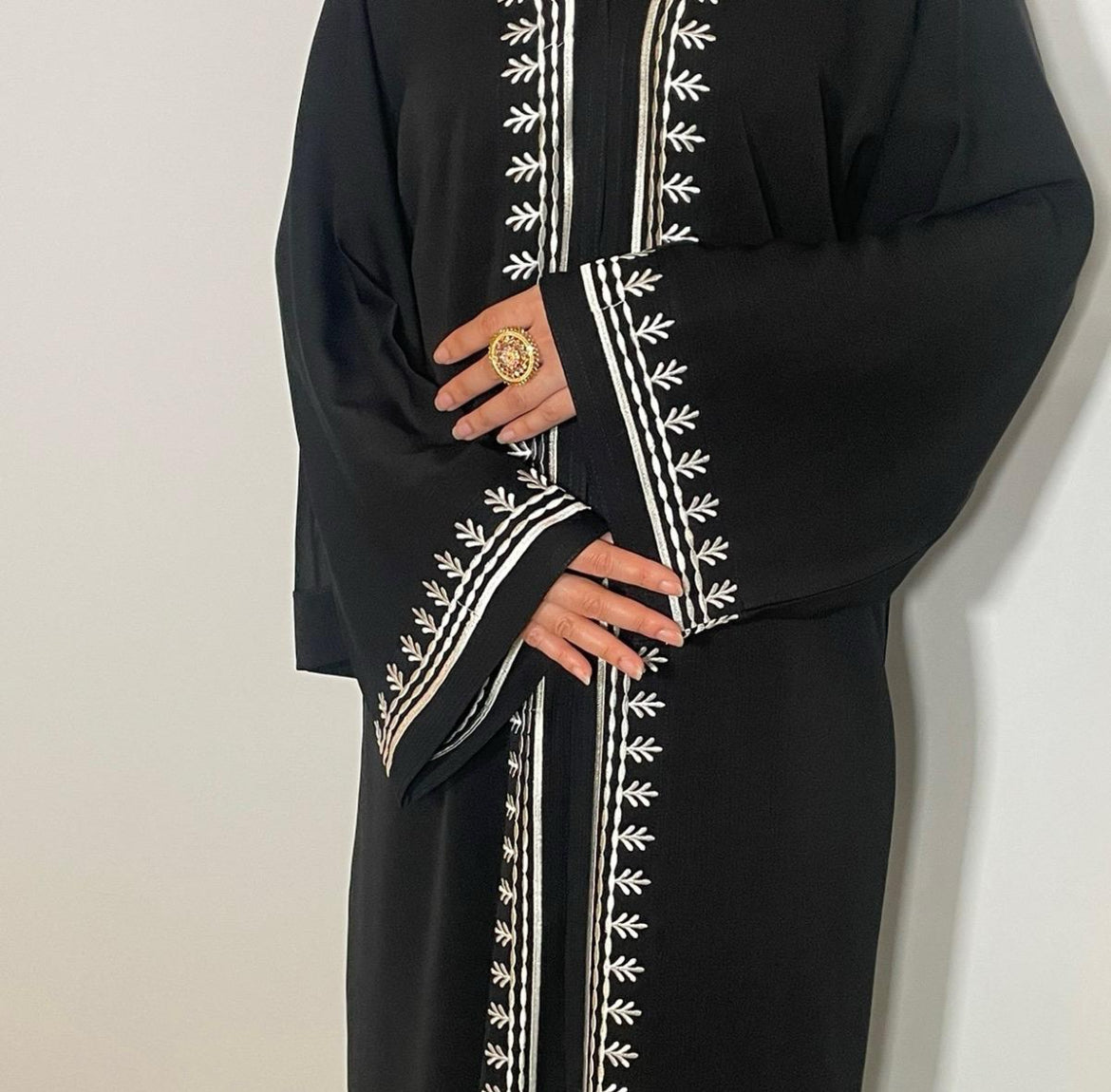 Haniyah Abaya Black