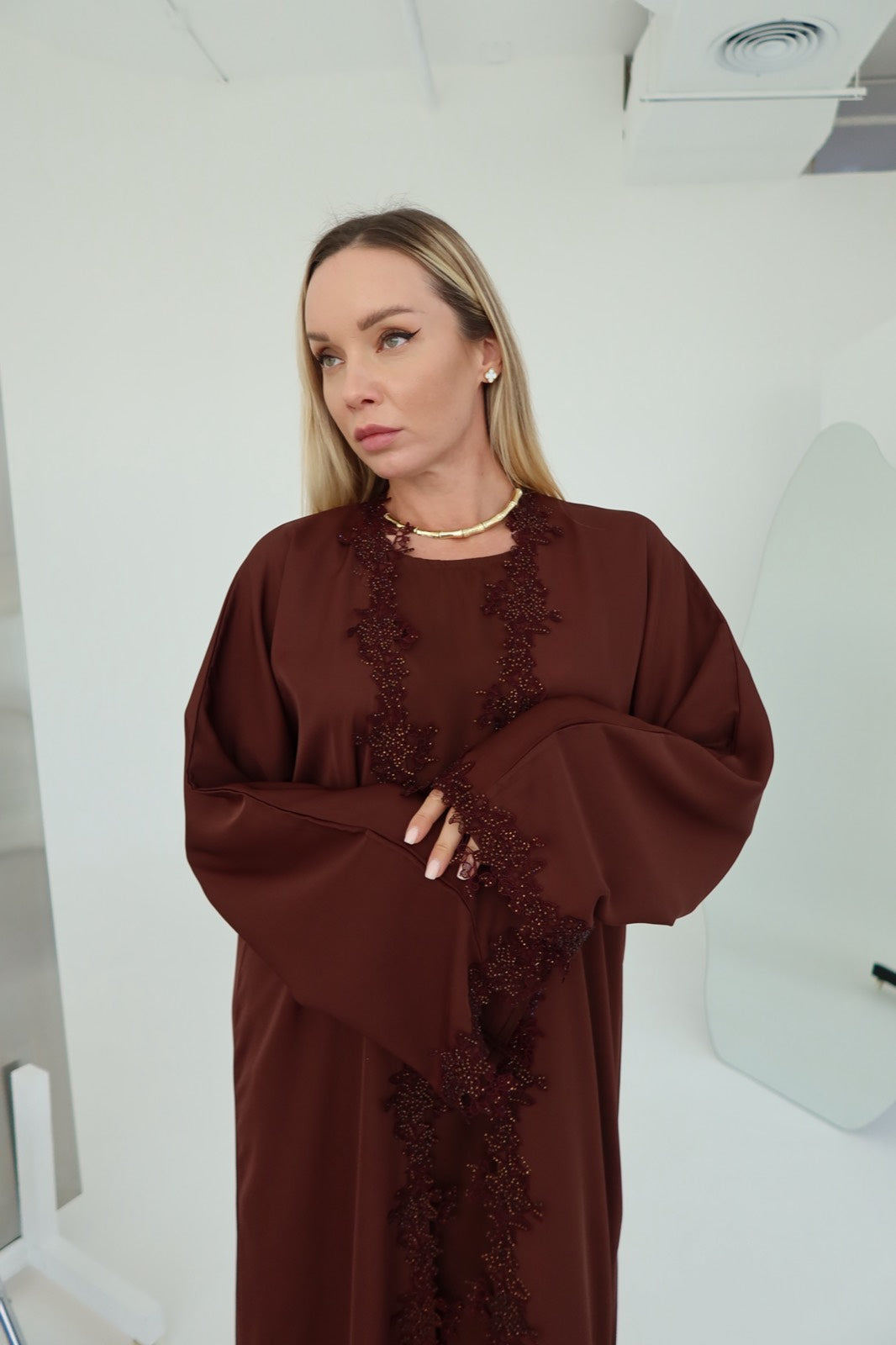 Veil Leez — Maroon Lace Abaya